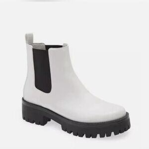 UO White Faux Leather Chelsea Boots BP - Size 8